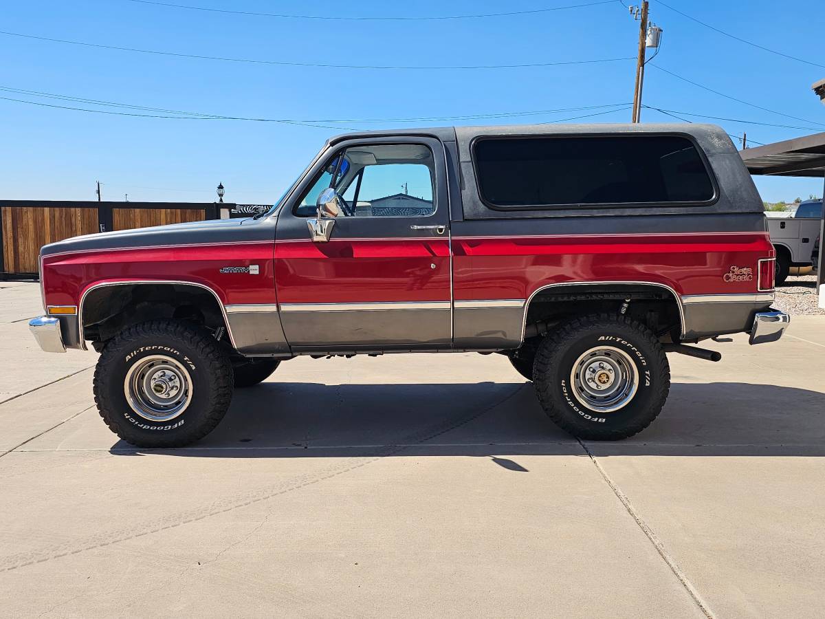 Gmc-jimmy-4x4-1987-red