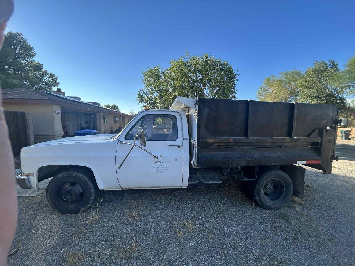 Gmc-r-conventional-1-ton-nominal-1989-white-2