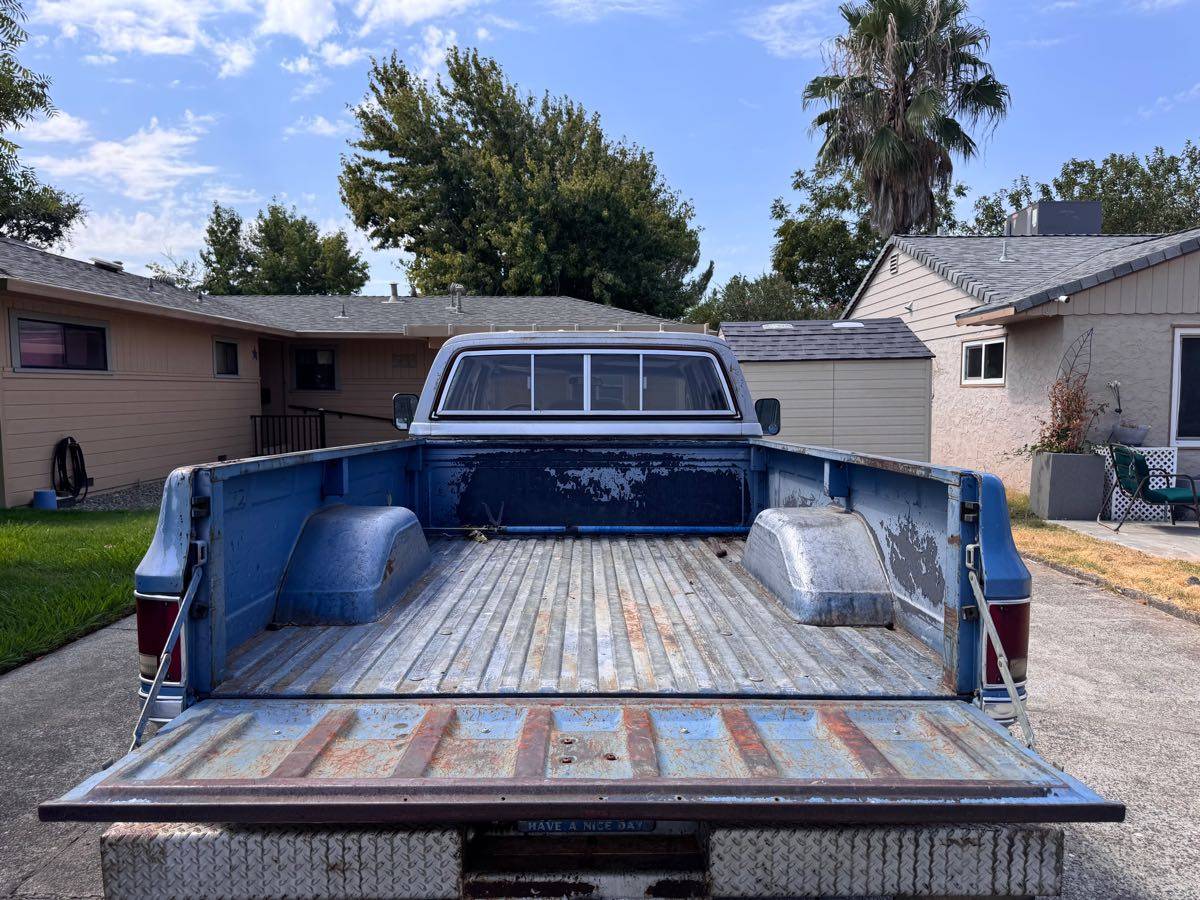 Gmc-r2500-1985-blue-4