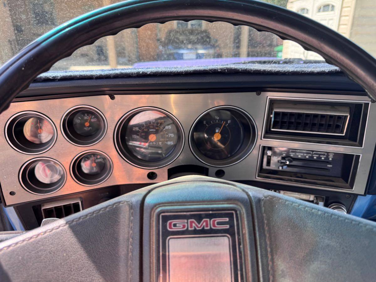 Gmc-r2500-1985-blue-7