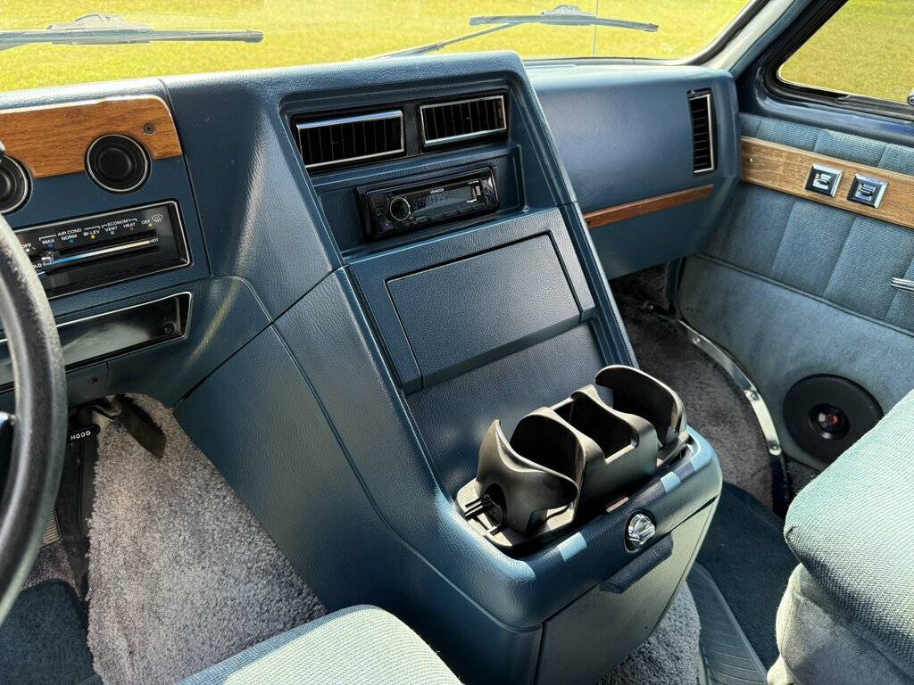 Gmc-rally-wagonvan-1987-blue-22
