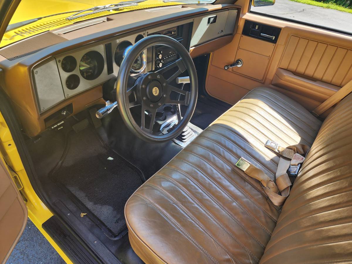 Gmc-s15-1982-yellow-12