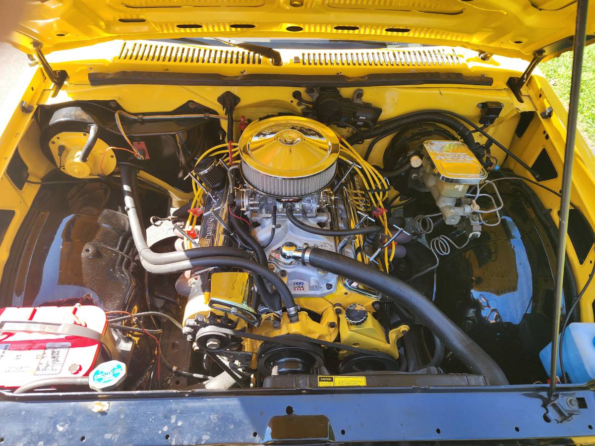 Gmc-s15-1982-yellow-13
