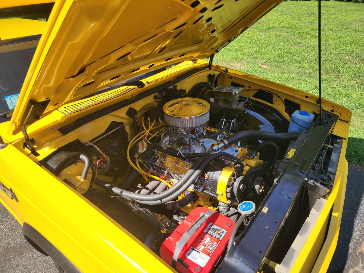 Gmc-s15-1982-yellow-14
