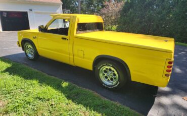 Gmc-s15-1982-yellow-17