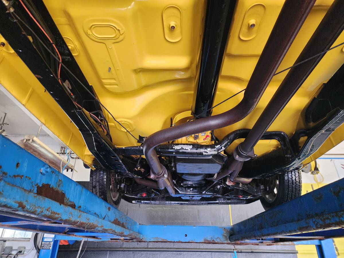 Gmc-s15-1982-yellow-5