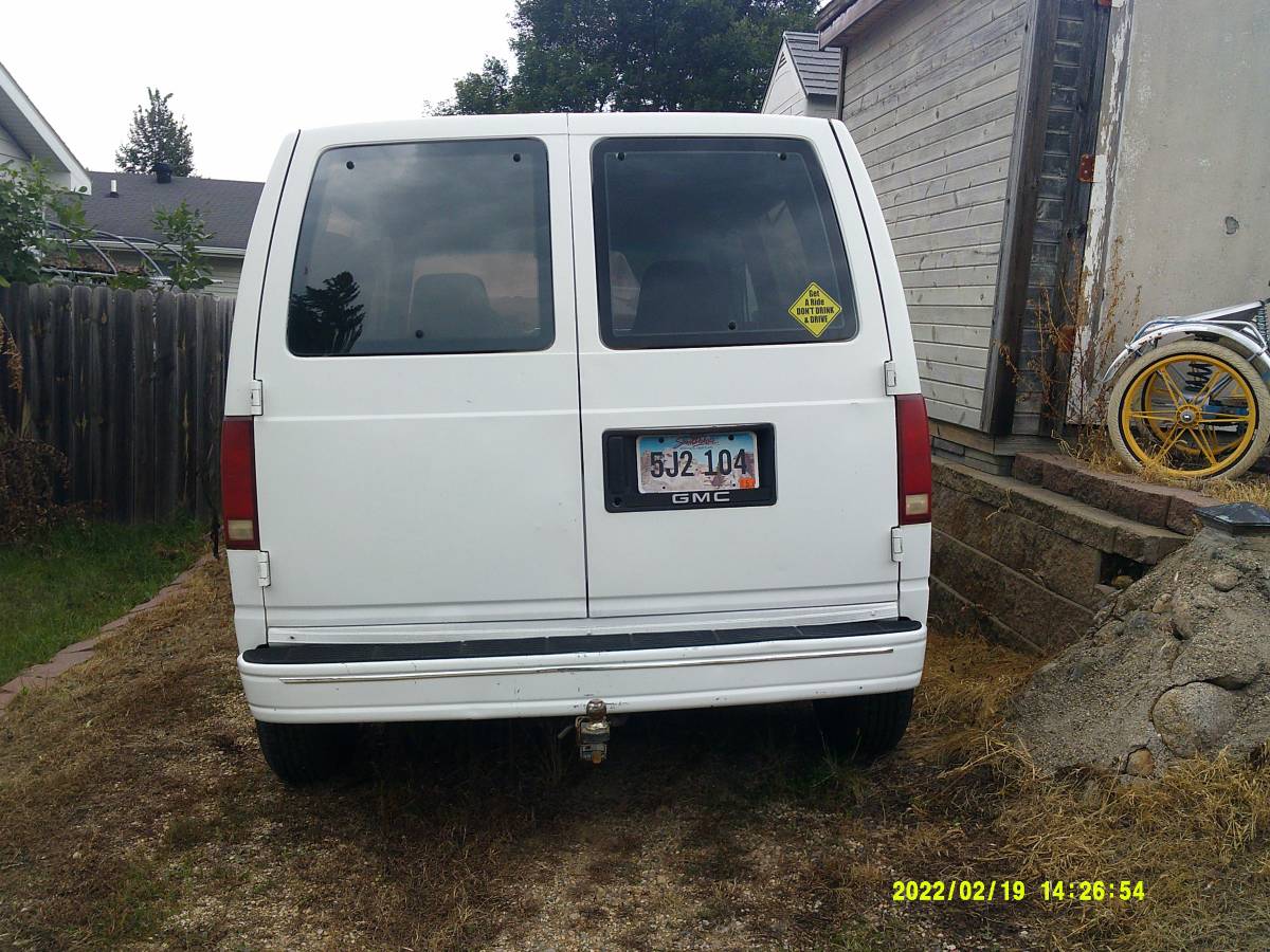 Gmc-safari-1986-white-1