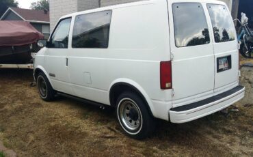 Gmc-safari-1986-white-2