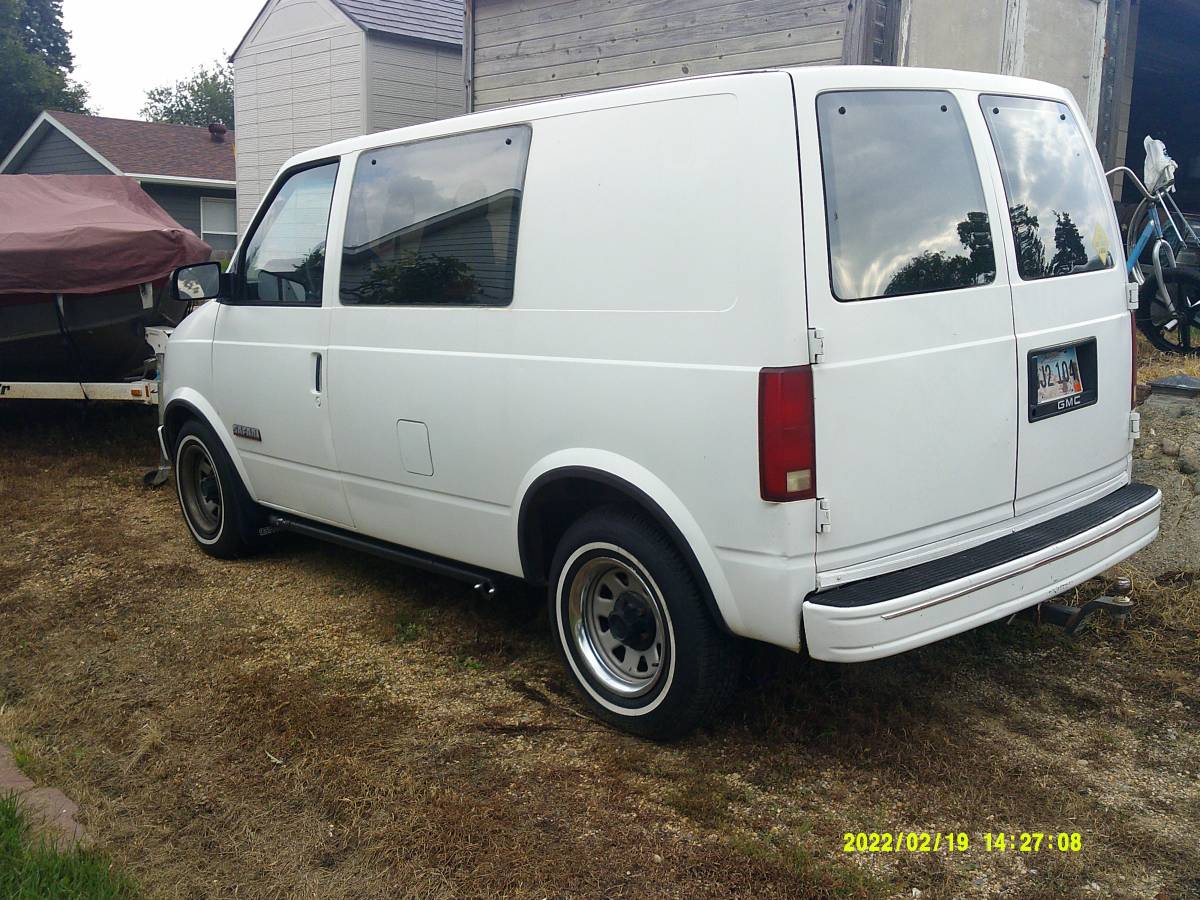 Gmc-safari-1986-white-2