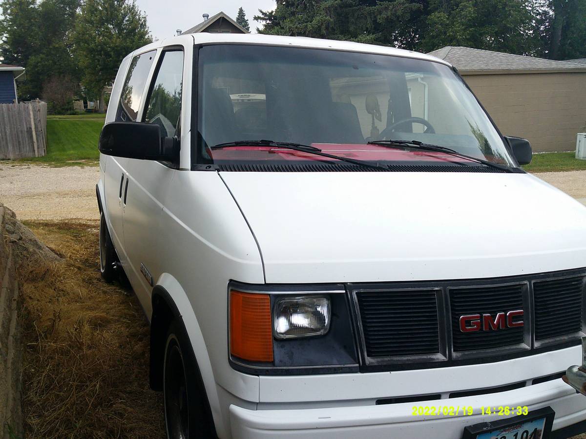 Gmc-safari-1986-white