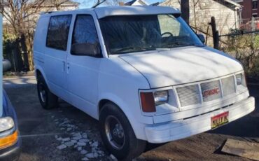 Gmc-safari-van-1985-white