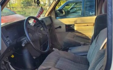 Gmc-safari-van-1985-white-5