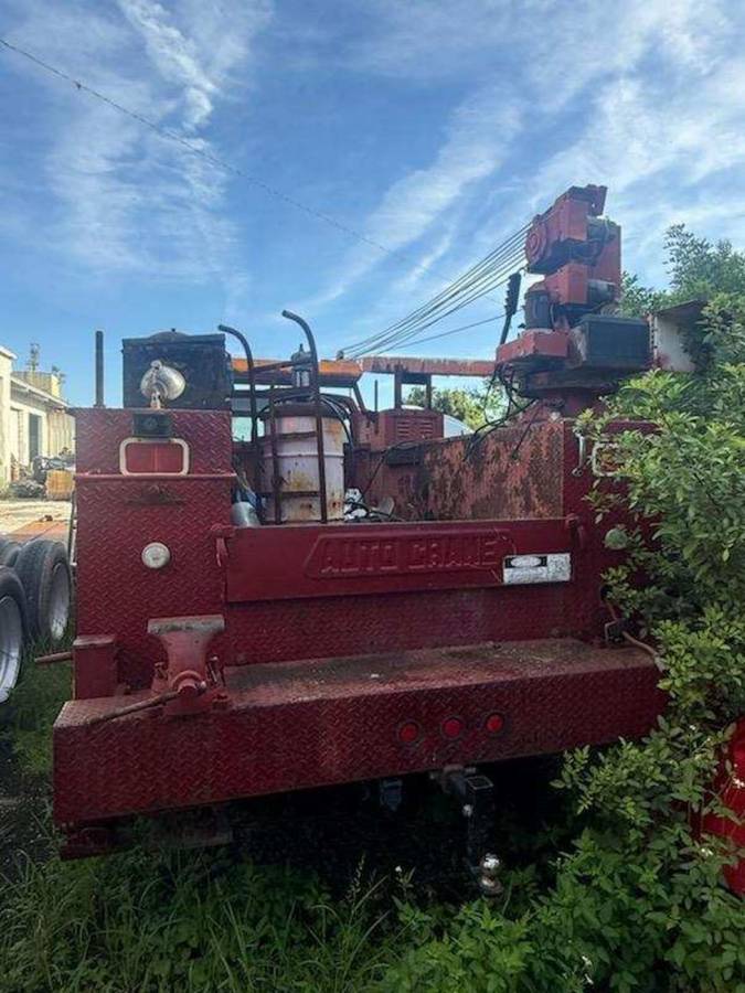 Gmc-service-truck-diesel-1993-red-2