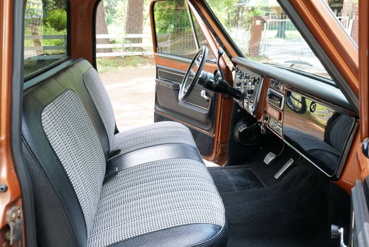 Gmc-sierra-1500-1972-brown-9