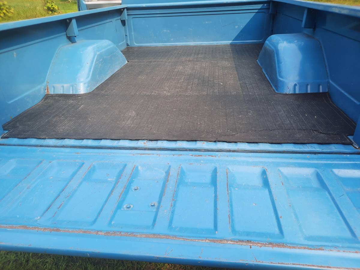 Gmc-sierra-1500-1975-blue-10