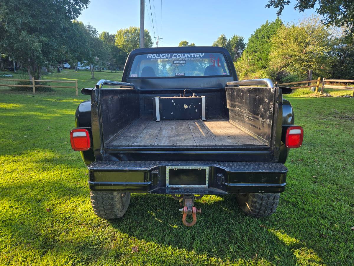 Gmc-sierra-1500-1979-black-1