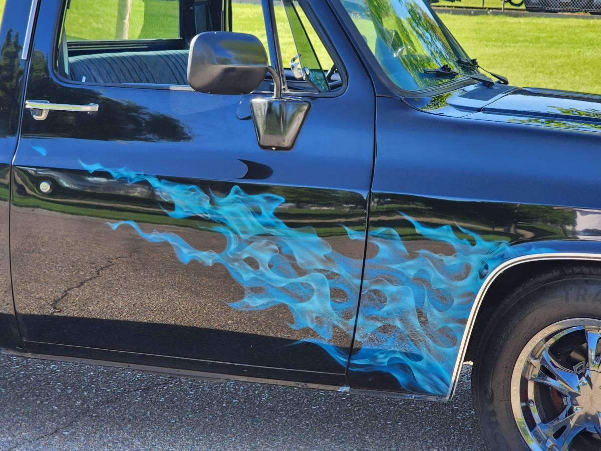 Gmc-sierra-1500-1981-custom-12