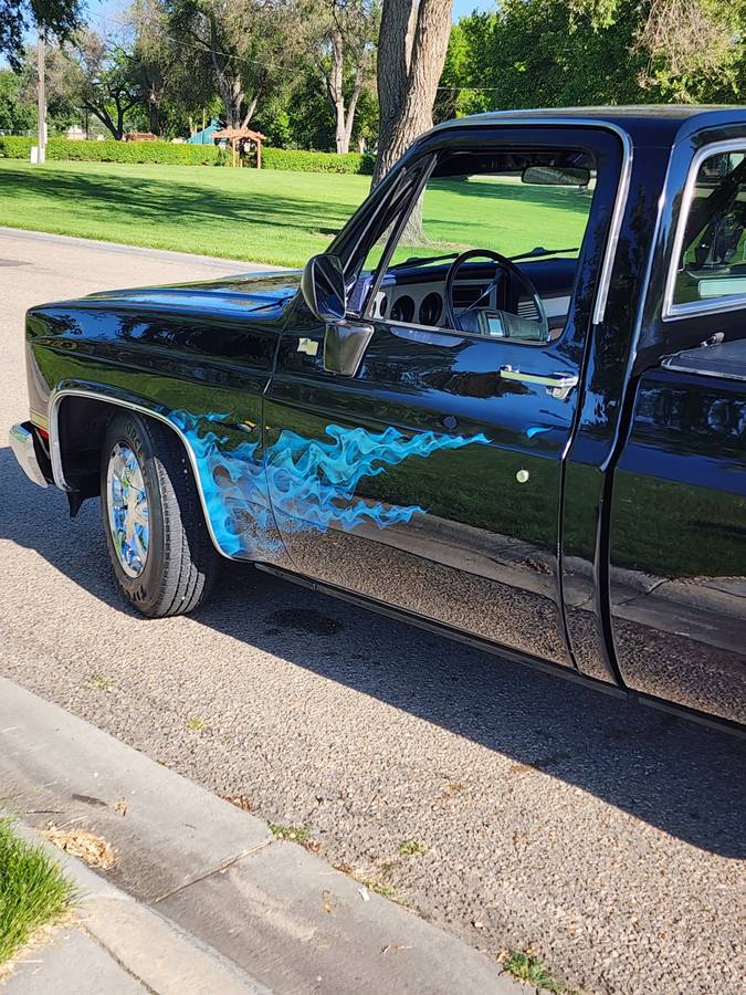 Gmc-sierra-1500-1981-custom-8