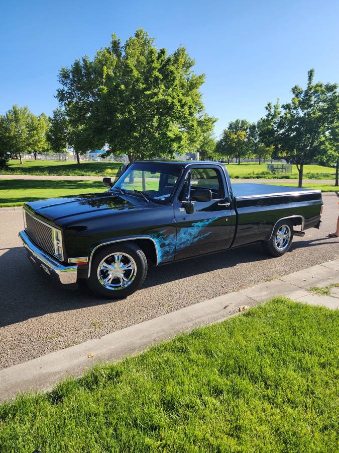 Gmc-sierra-1500-1981-custom-9
