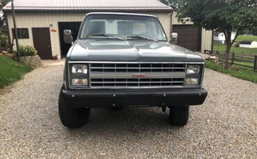 Gmc-sierra-1500-1984-1
