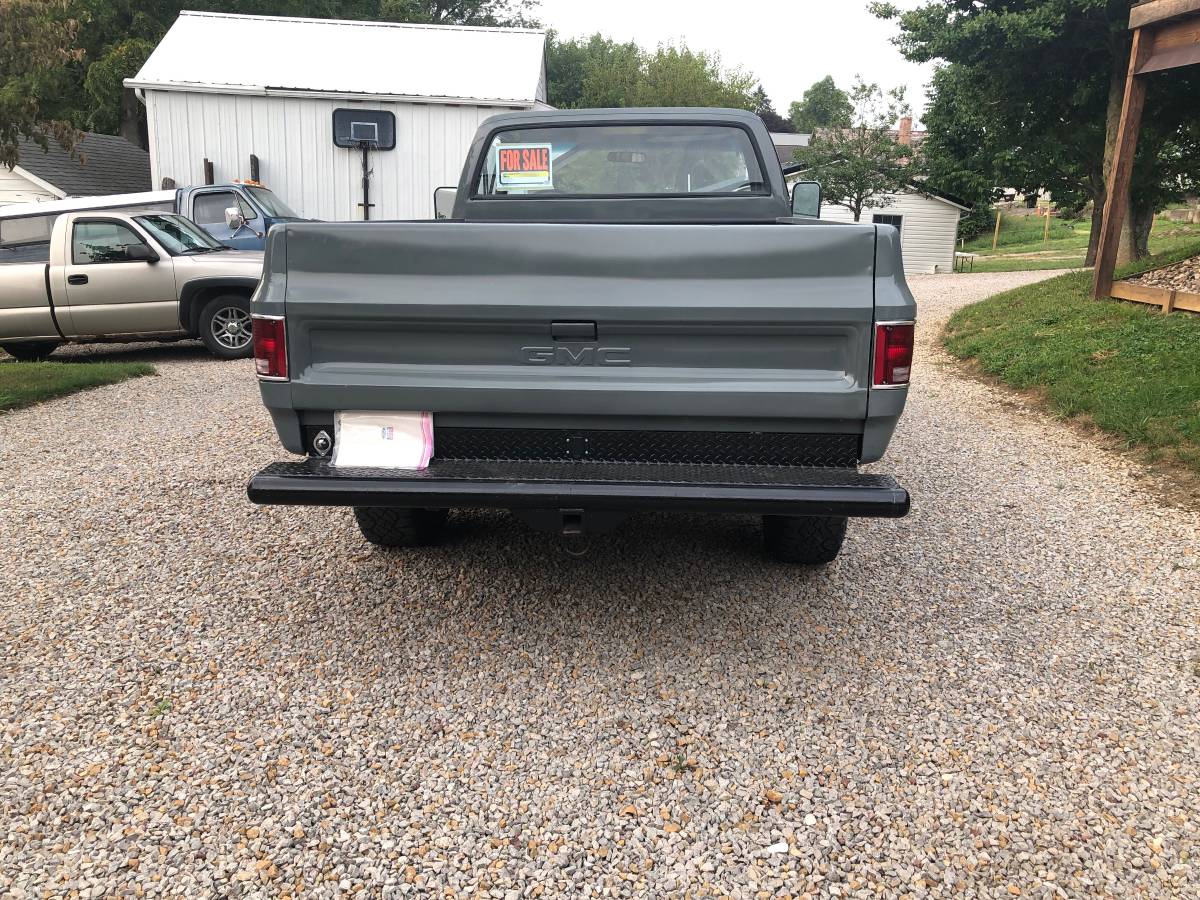 Gmc-sierra-1500-1984-3
