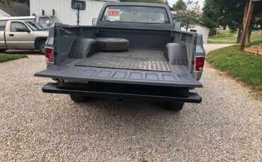 Gmc-sierra-1500-1984-4