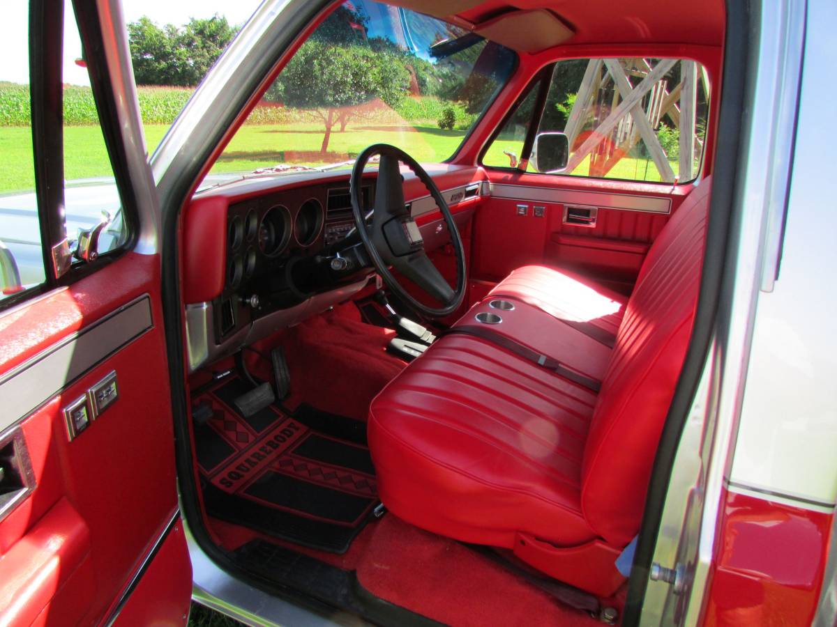 Gmc-sierra-1500-1985-silver-4