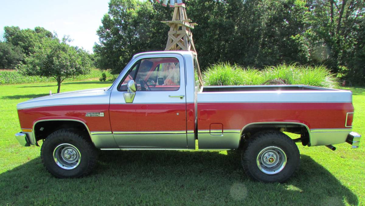 Gmc-sierra-1500-1985-silver