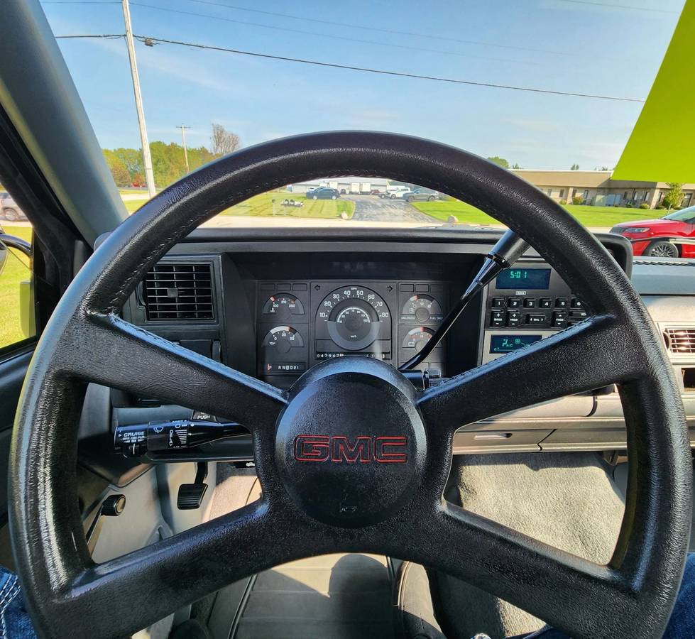 Gmc-sierra-1500-1988-black-19