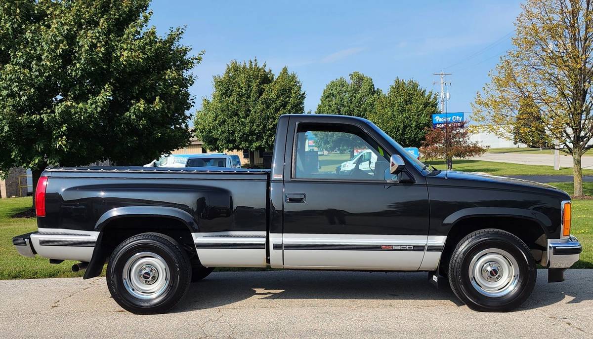 Gmc-sierra-1500-1988-black-3