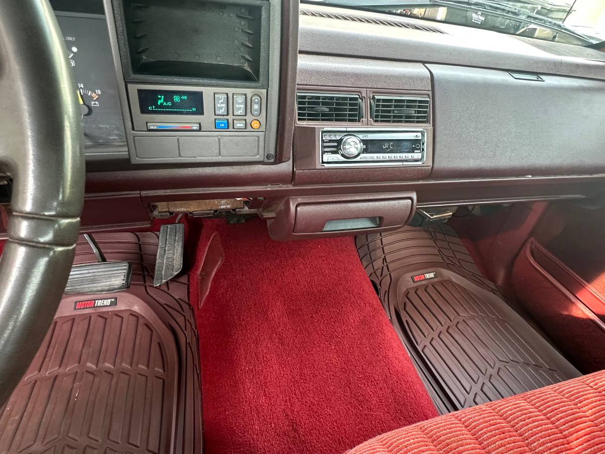 Gmc-sierra-1500-1993-red-7