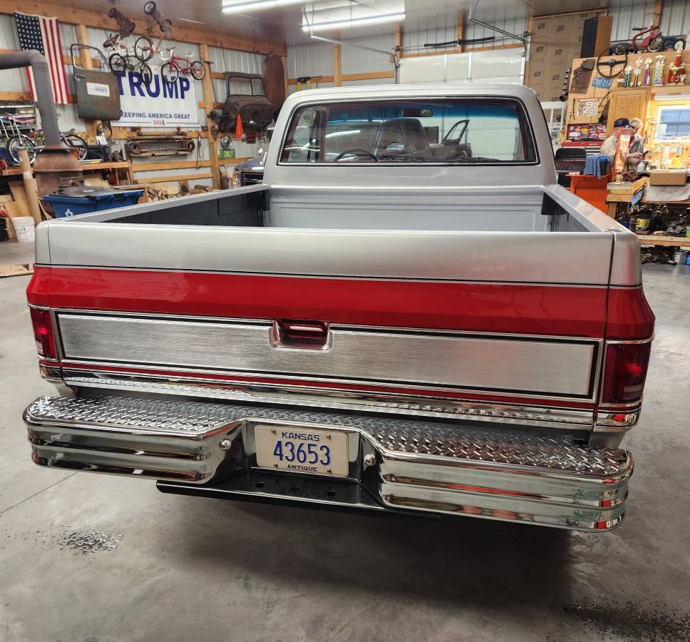 Gmc-sierra-1500-4x4-1985-silver