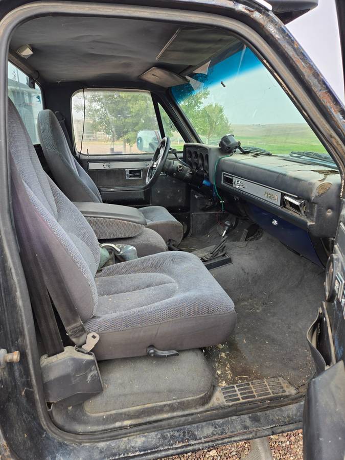Gmc-sierra-1985-black-2