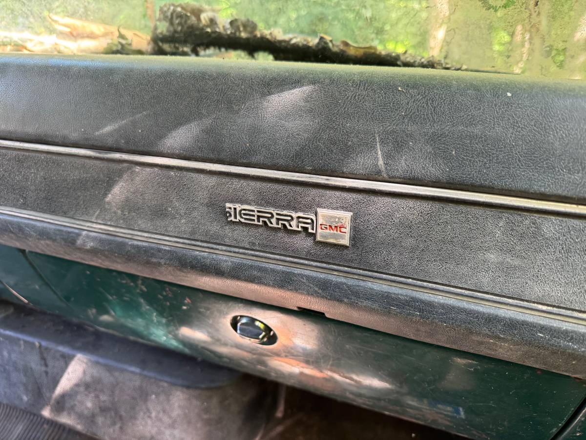 Gmc-sierra-1986-white-4