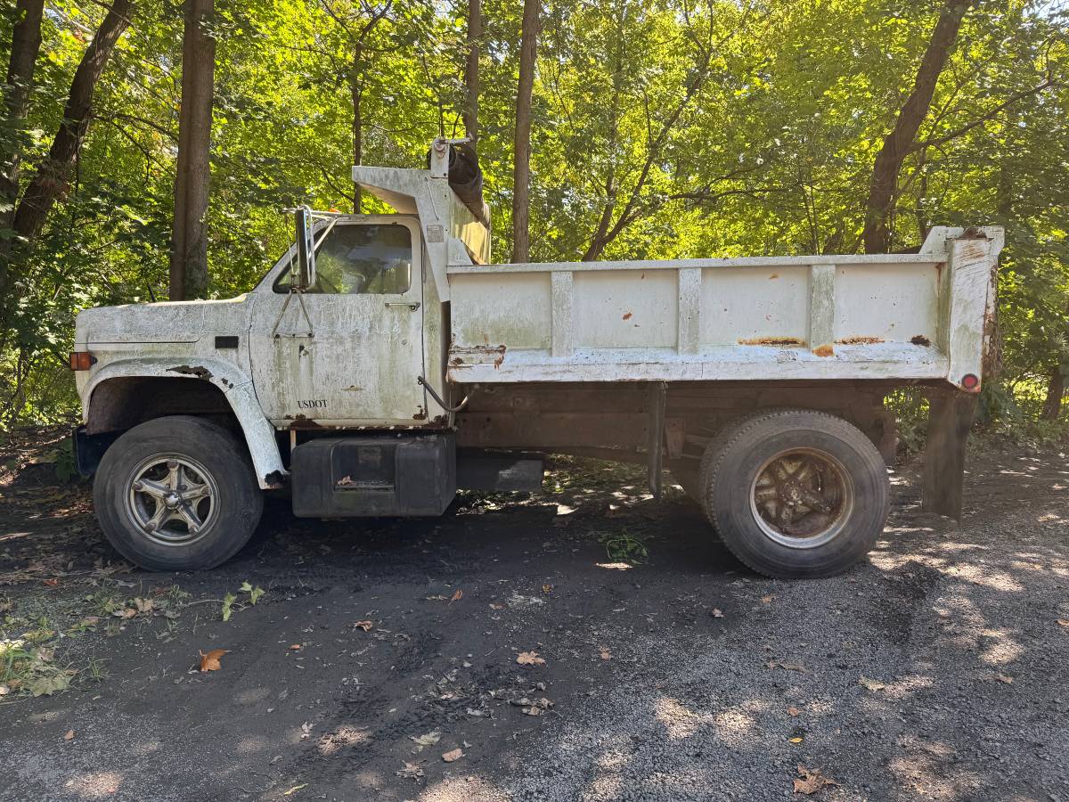 Gmc-sierra-1986-white-5