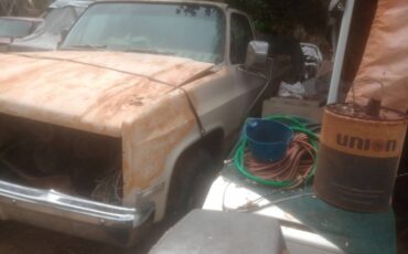 Gmc-sierra-2500-1984-7
