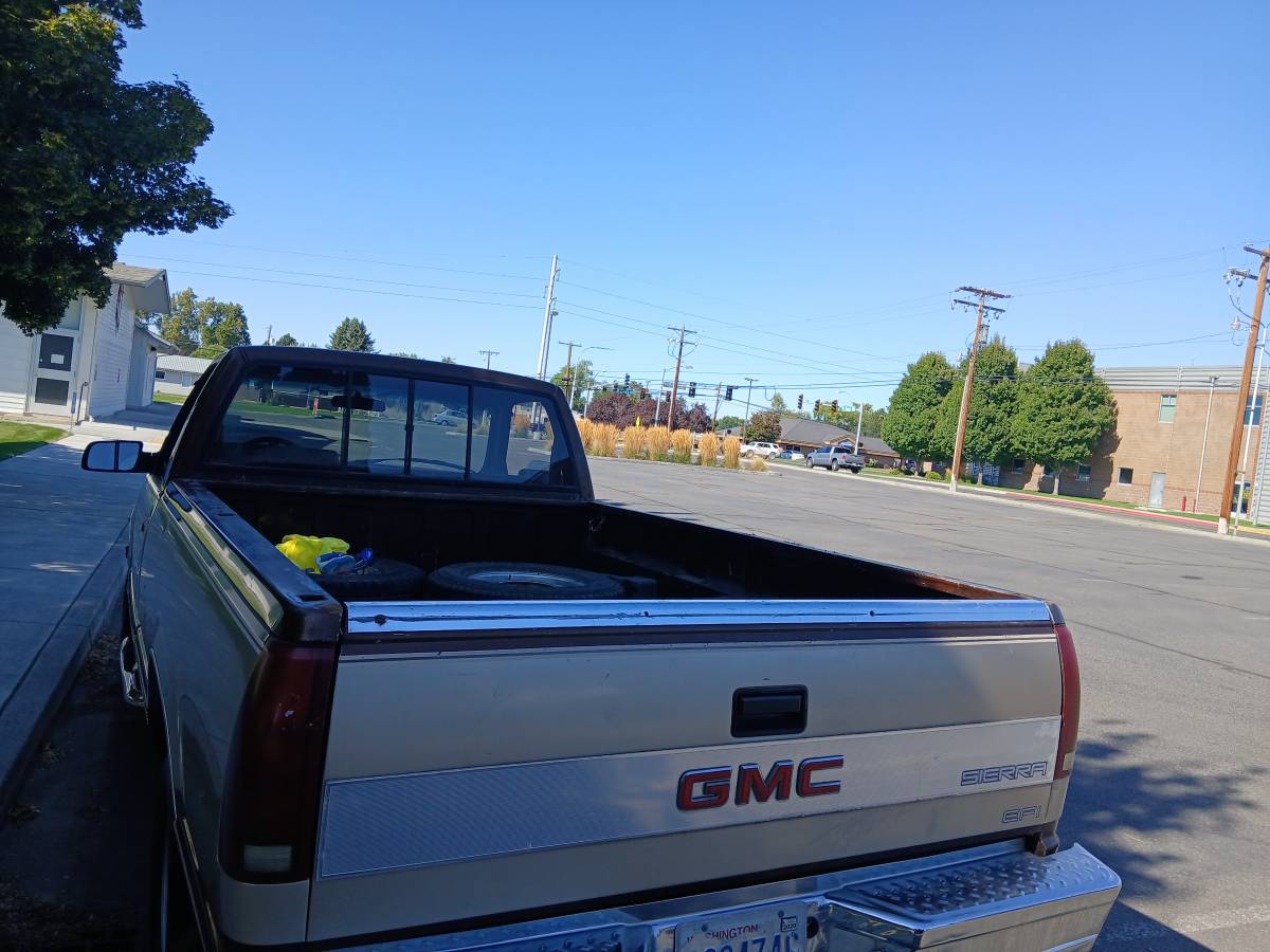 Gmc-sierra-2500-1988-custom-2