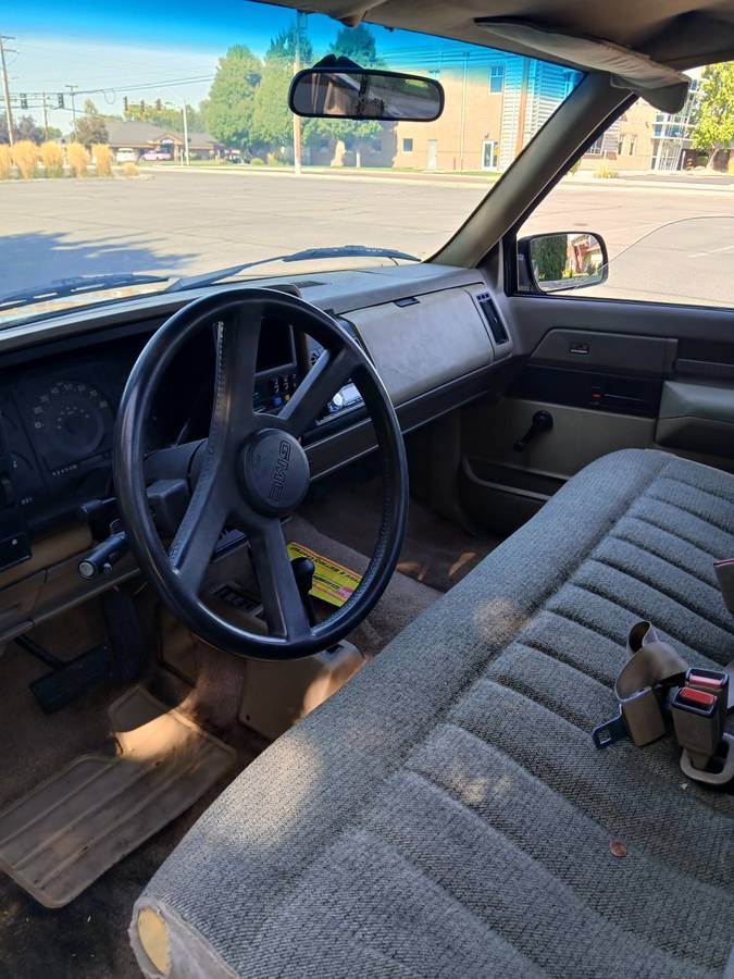 Gmc-sierra-2500-1988-custom-3
