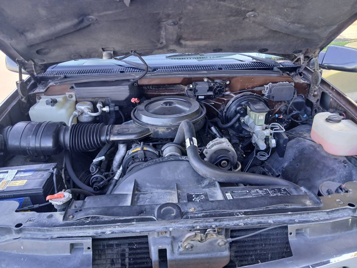 Gmc-sierra-2500-1988-custom-5