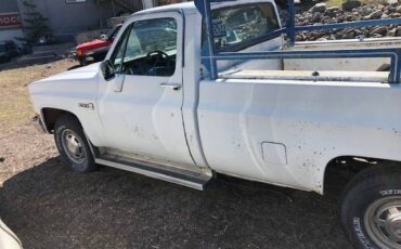 Gmc-sierra-2500hd-1984-white-10