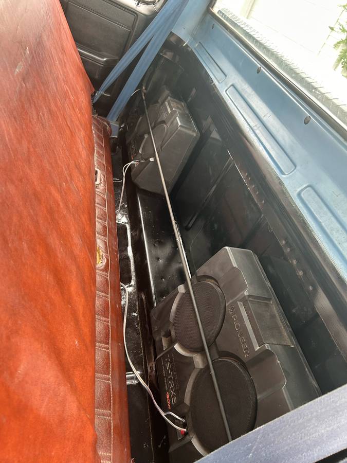 Gmc-sierra-2500hd-1987-black-1