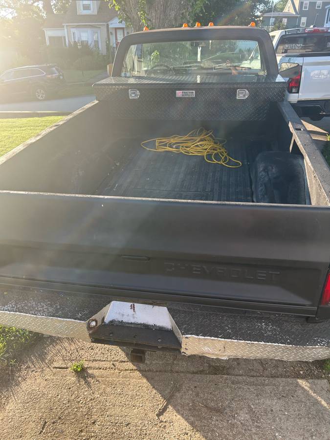 Gmc-sierra-2500hd-1987-black-9