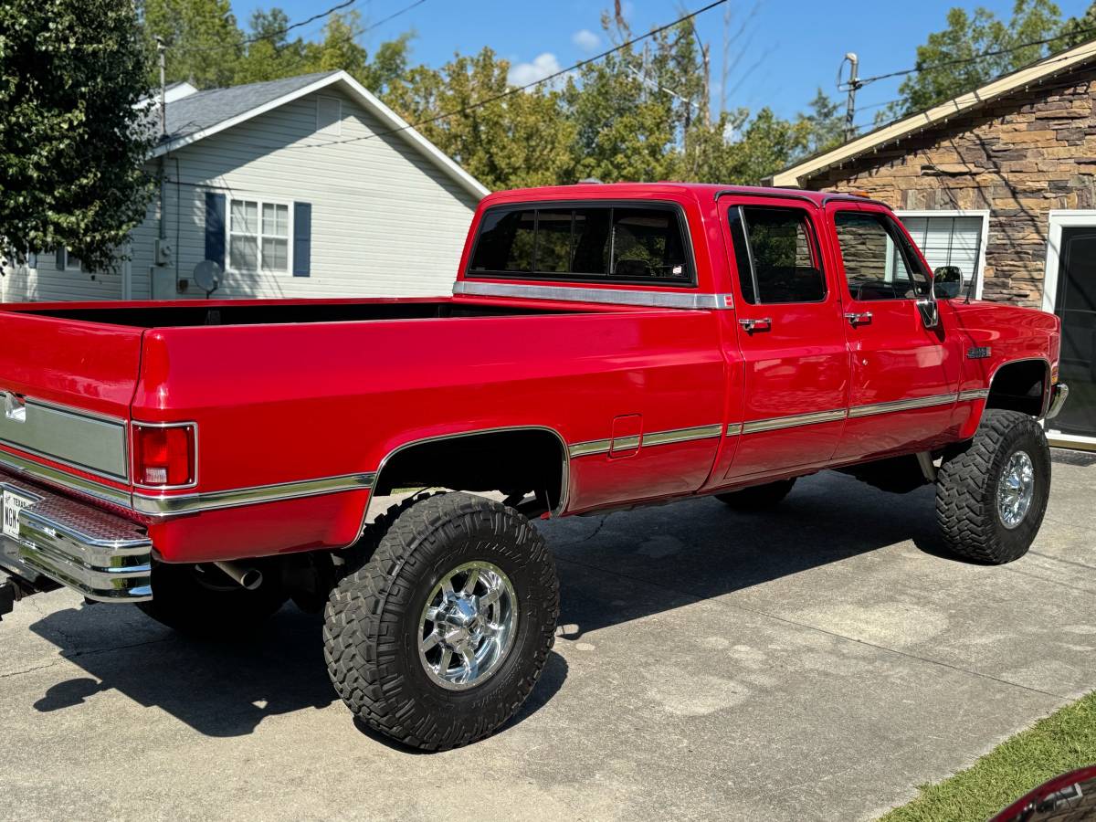 Gmc-sierra-3500hd-1986-red-10