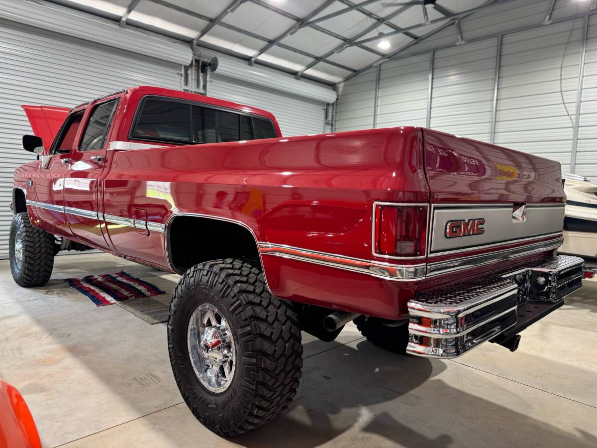 Gmc-sierra-3500hd-1986-red-13