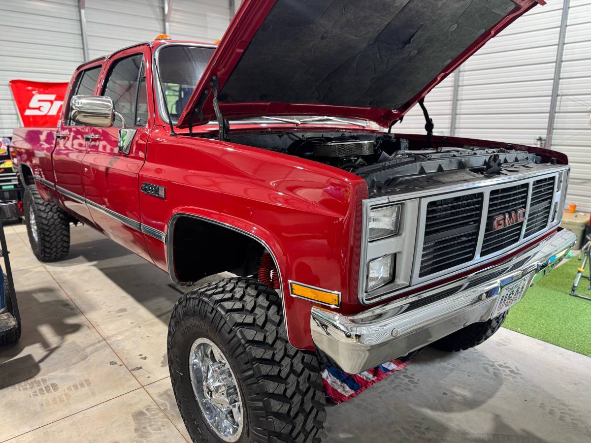 Gmc-sierra-3500hd-1986-red-15
