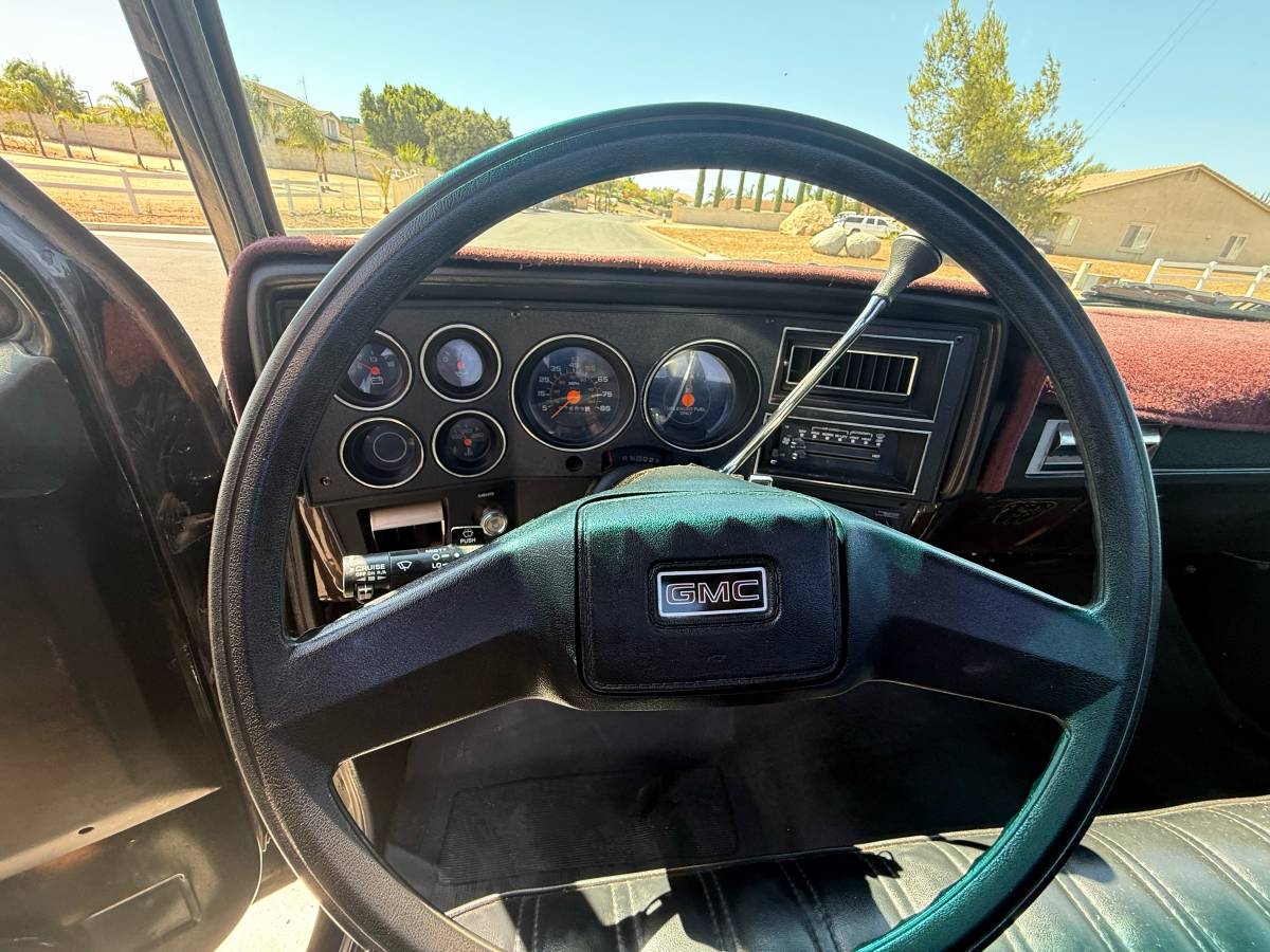 Gmc-sierra-c10-1985-black-10