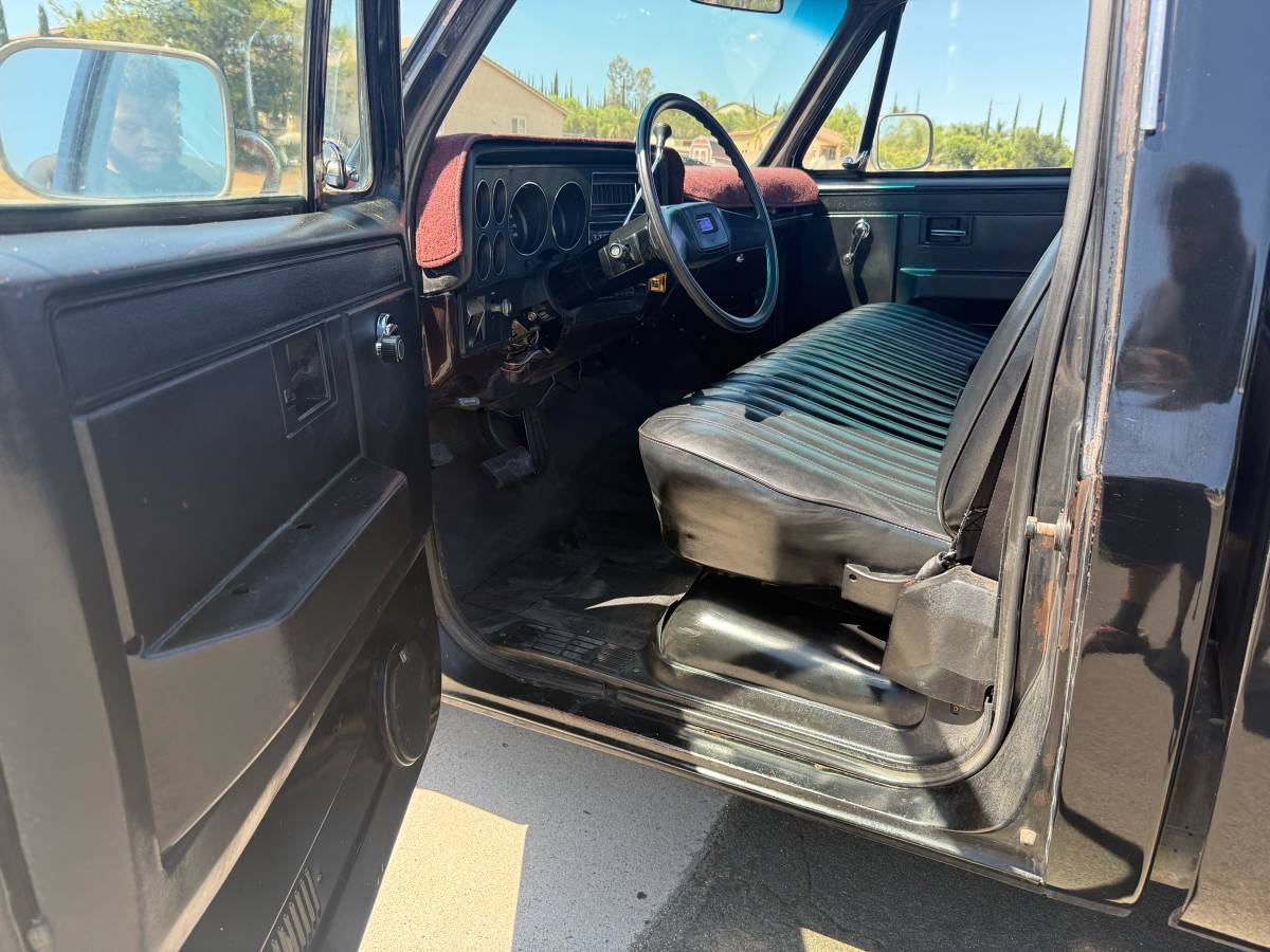 Gmc-sierra-c10-1985-black-12