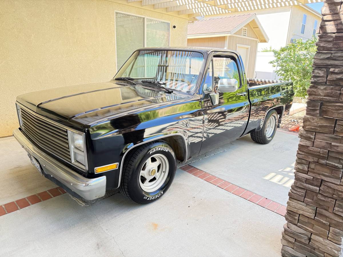 Gmc-sierra-c10-1985-black-9