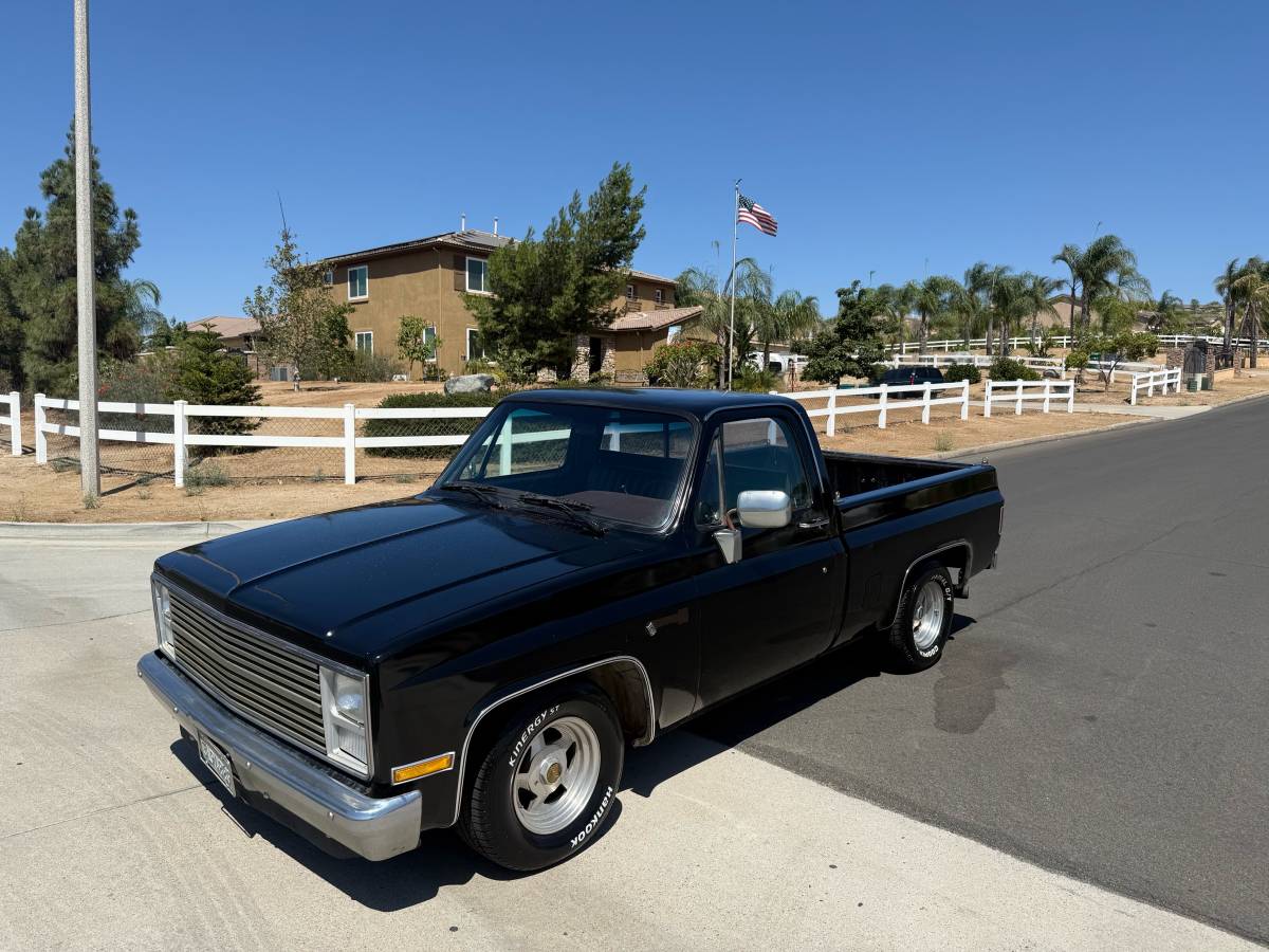 Gmc-sierra-c10-1985-black