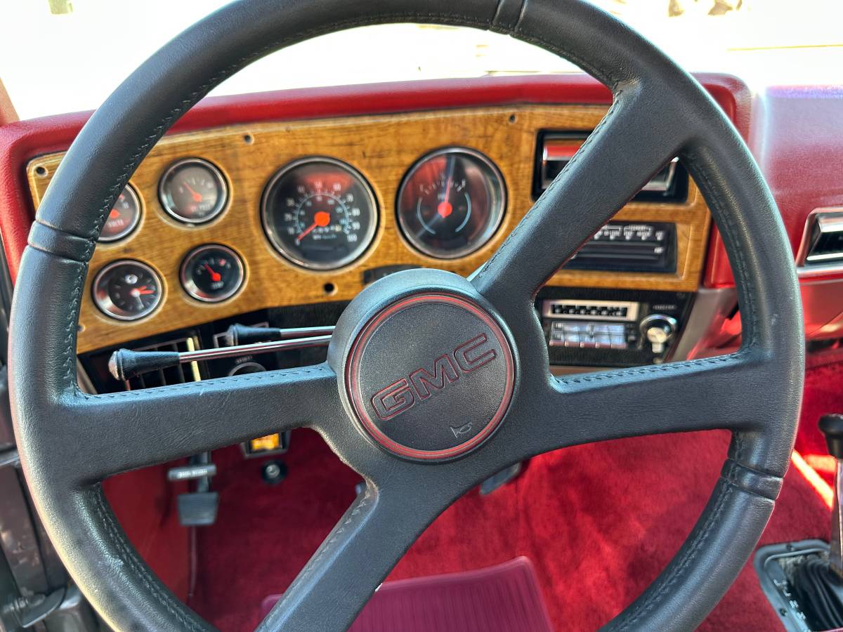 Gmc-sierra-k15-classic-1977-red-19